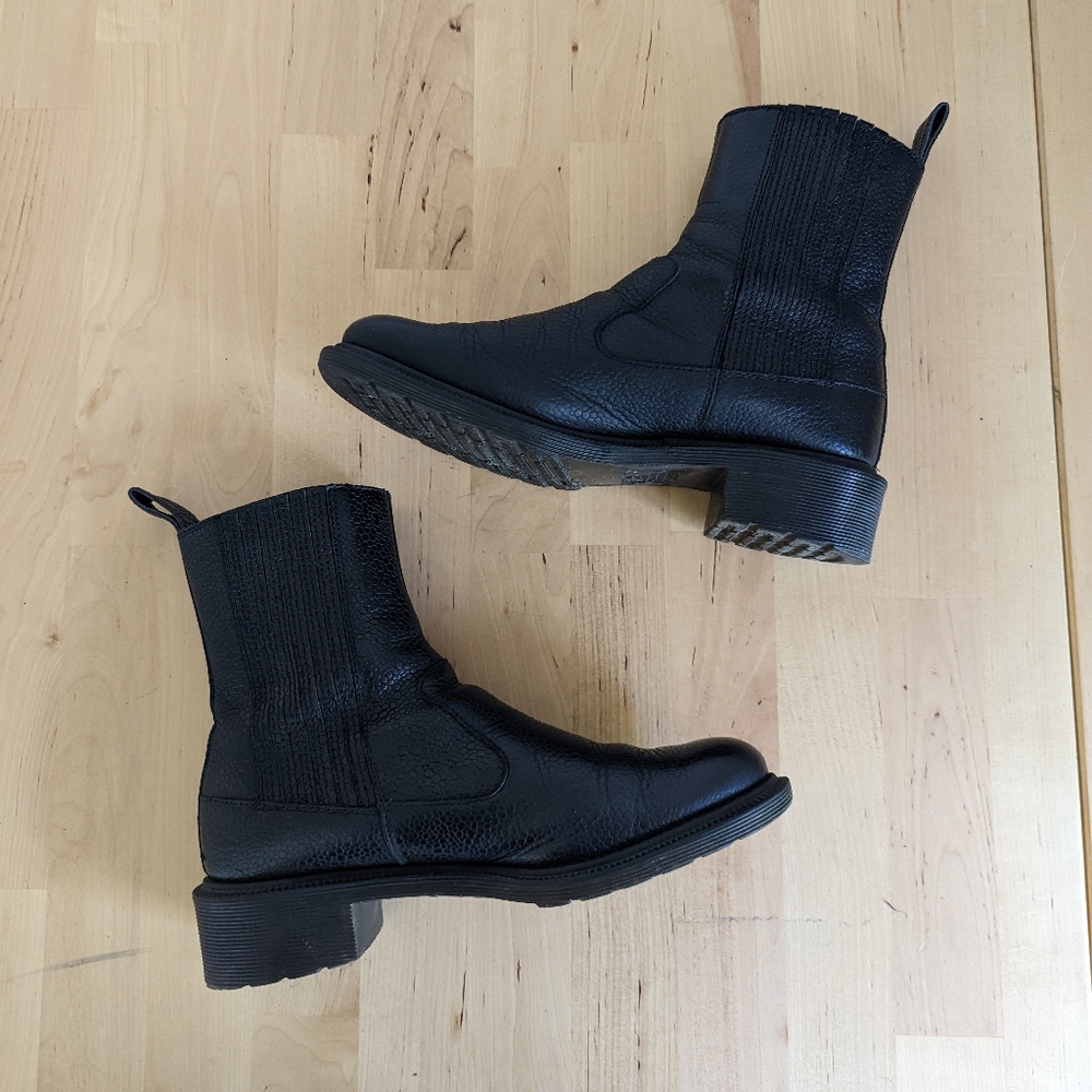 RARE Dr Martens Eleanore Chelsea Boots